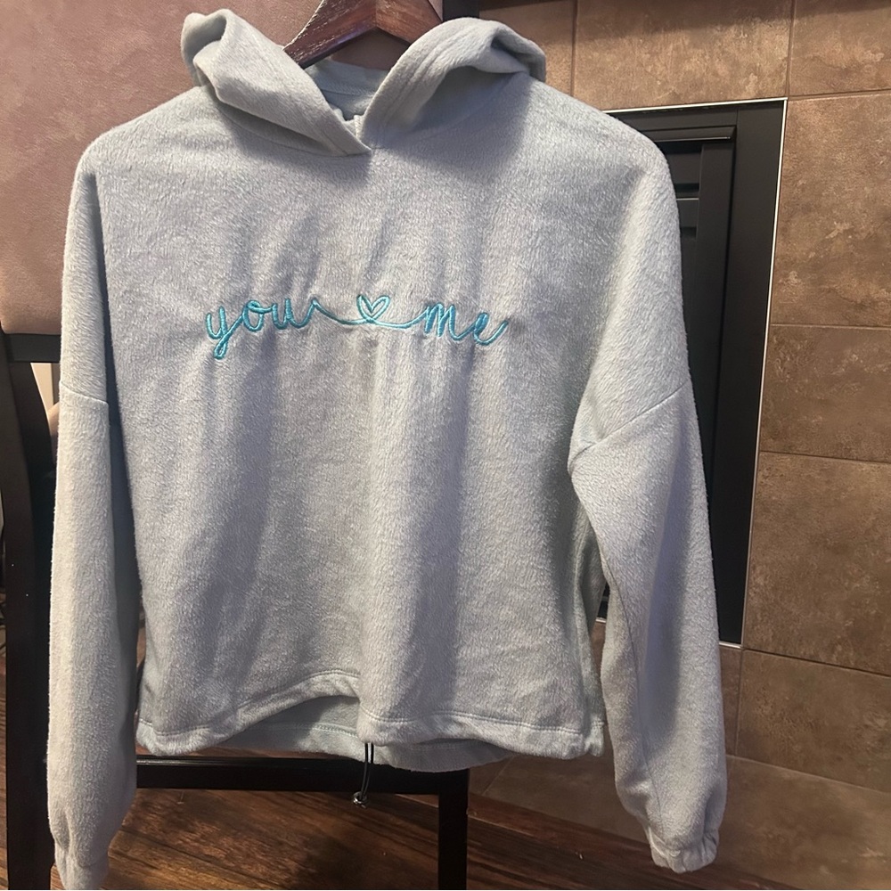 Arcan Teal Embroidered Super Soft Cozy Fuzzy Cropped Adjustable Hoodie Medium